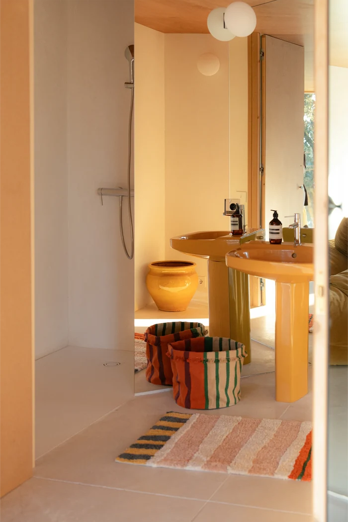 Color On Clay Washable Bath Rug