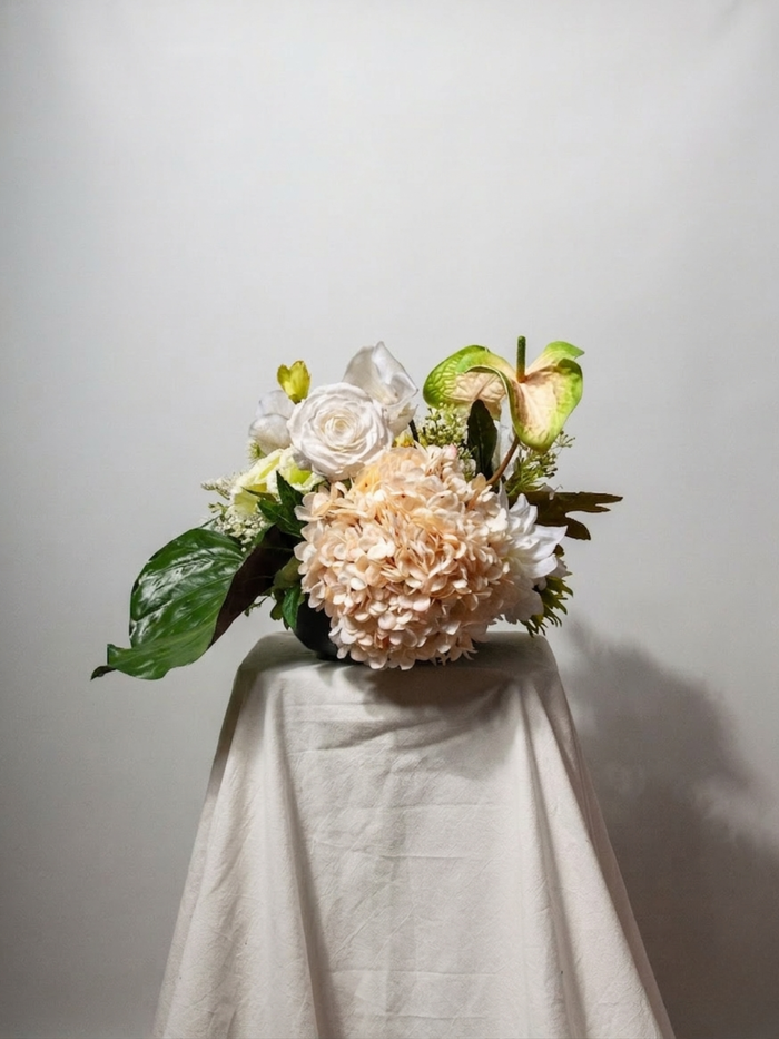 Green Anthurium & Queen Anne's Lace Cloud - Medium
