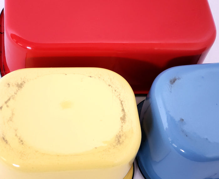 Mid Century Enameled Refrigerator Dishes w/ Glass Lids - Set of 3 by Beco Ware