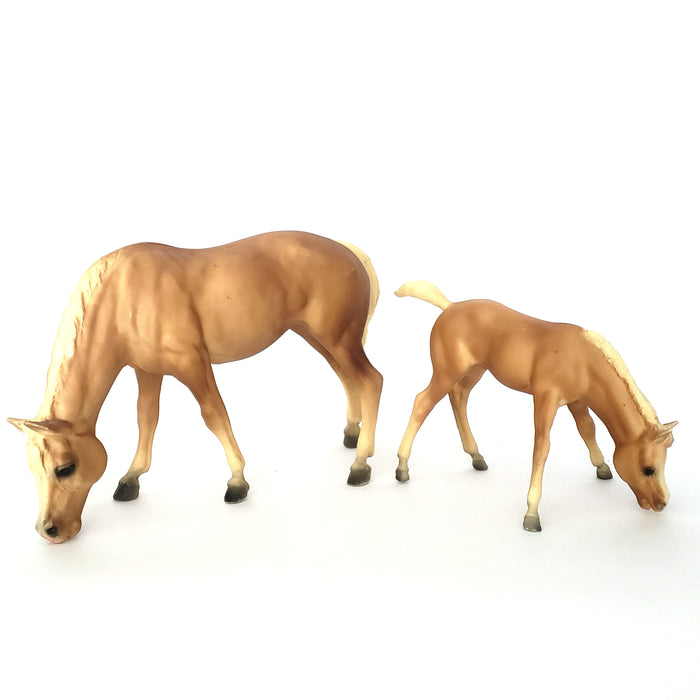 Pair of Breyer Horses Grazing Palomino Mare and Foal #1433
