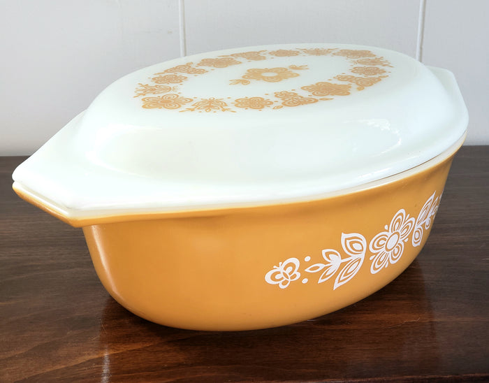 Pyrex Butterfly Gold Oval 1.5 Qt Casserole with Lid 043 by Corning c. 1970's