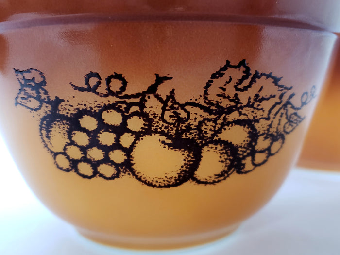 Pyrex "Old Orchard" Brown Fruit Mixing Nesting Bowl Set of 3 ~ 1974-1978