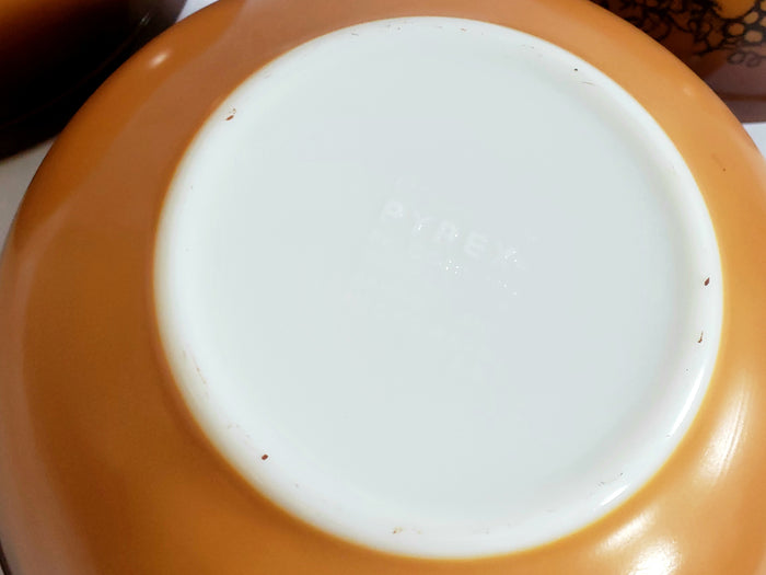 Pyrex "Old Orchard" Brown Fruit Mixing Nesting Bowl Set of 3 ~ 1974-1978